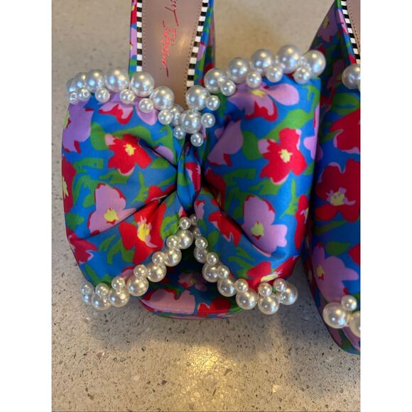 Betsy Johnson Mule heels - Picture 2 of 10
